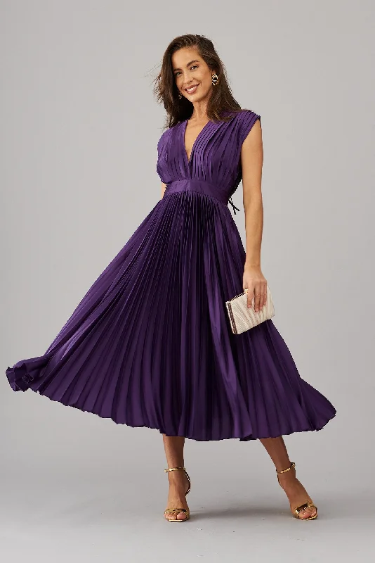 Anetta Midi Dress In Pleated In Purple Satin