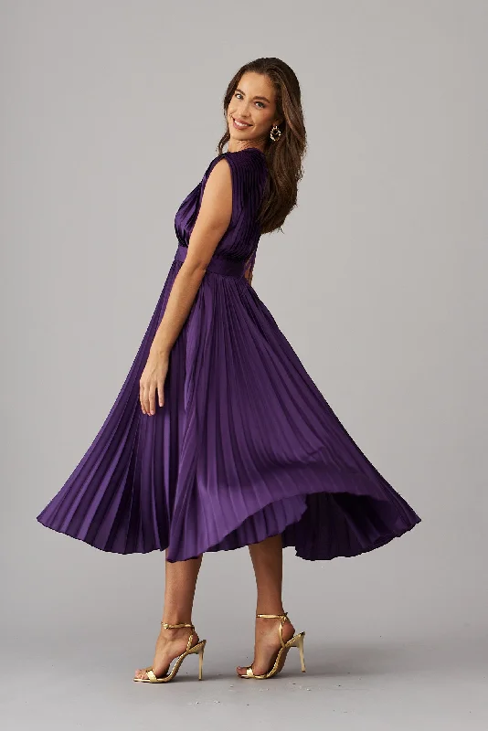 Anetta Midi Dress In Pleated In Purple Satin