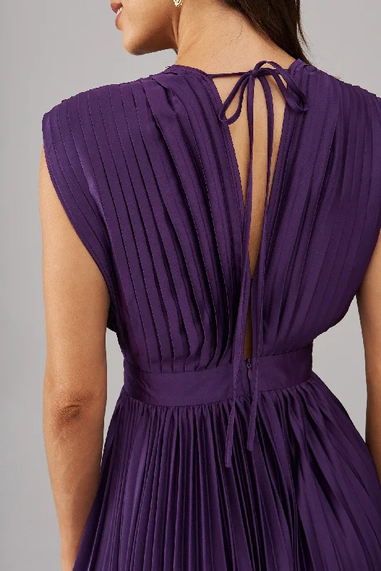 Anetta Midi Dress In Pleated In Purple Satin