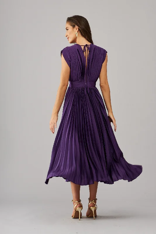 Anetta Midi Dress In Pleated In Purple Satin