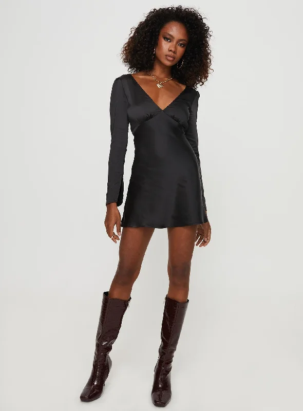 Nellie Long Sleeve Mini Dress Black