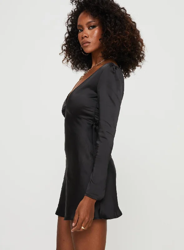 Nellie Long Sleeve Mini Dress Black