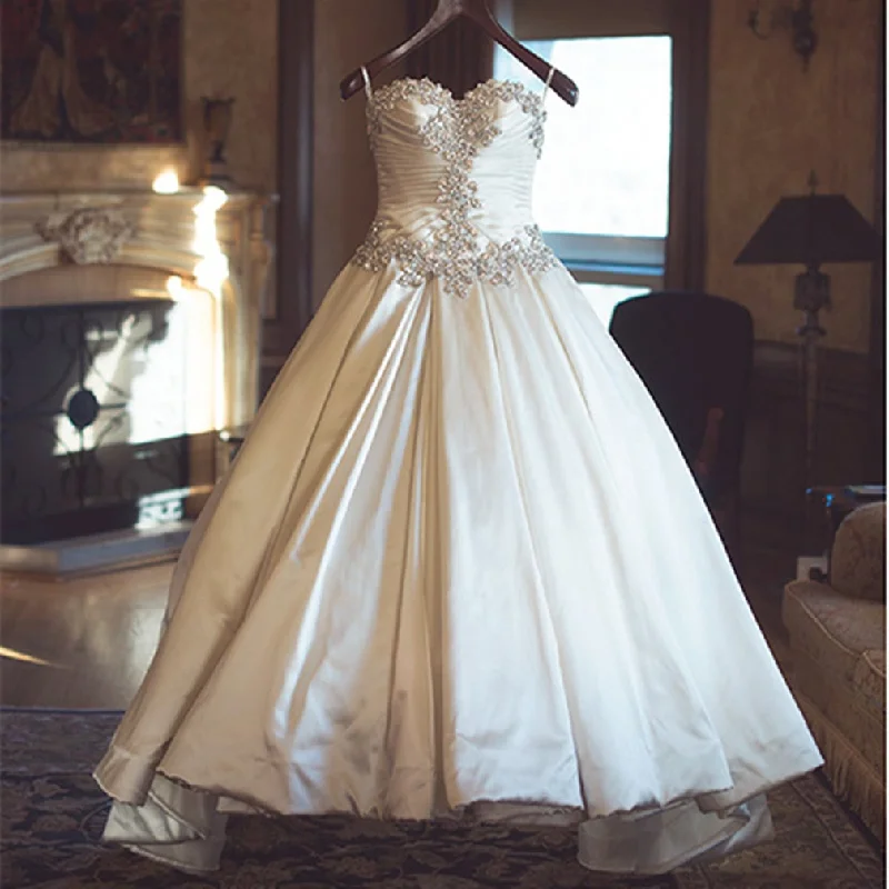 Royal Style Ivory Taffeta Sweetheart Wedding Dresses Ball Gowns