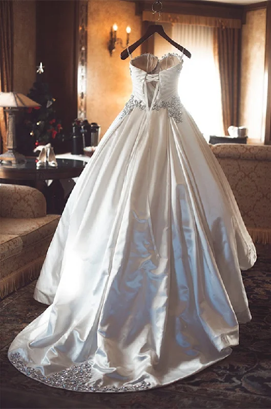 Royal Style Ivory Taffeta Sweetheart Wedding Dresses Ball Gowns